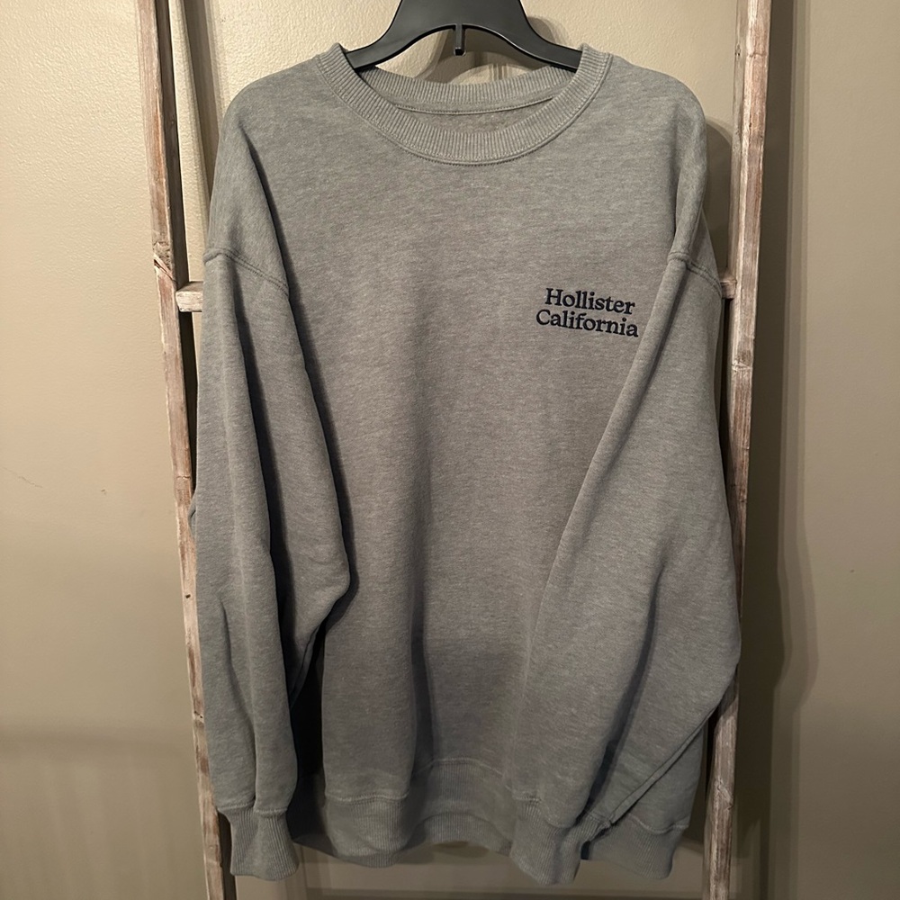 Hollister Gray Crewneck Sweater with Classic Ribbed Cuffs